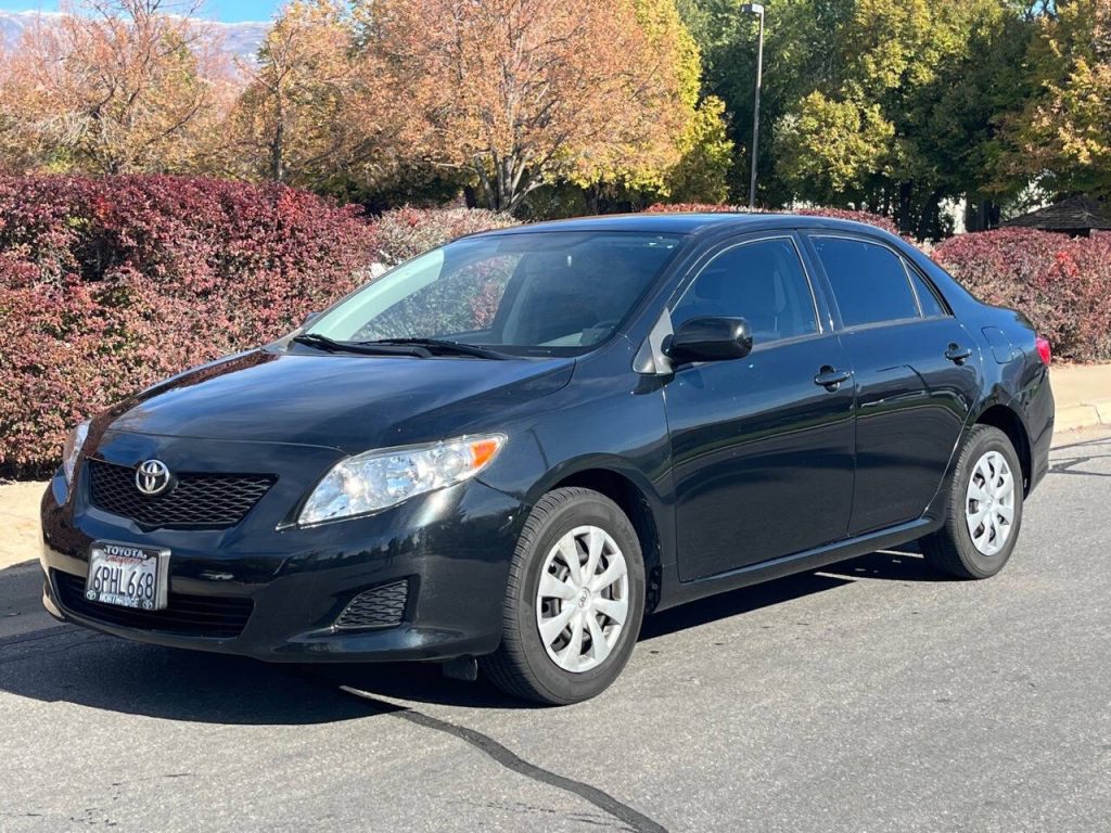 2010-toyota-corolla-le-4dr-sedan-4a