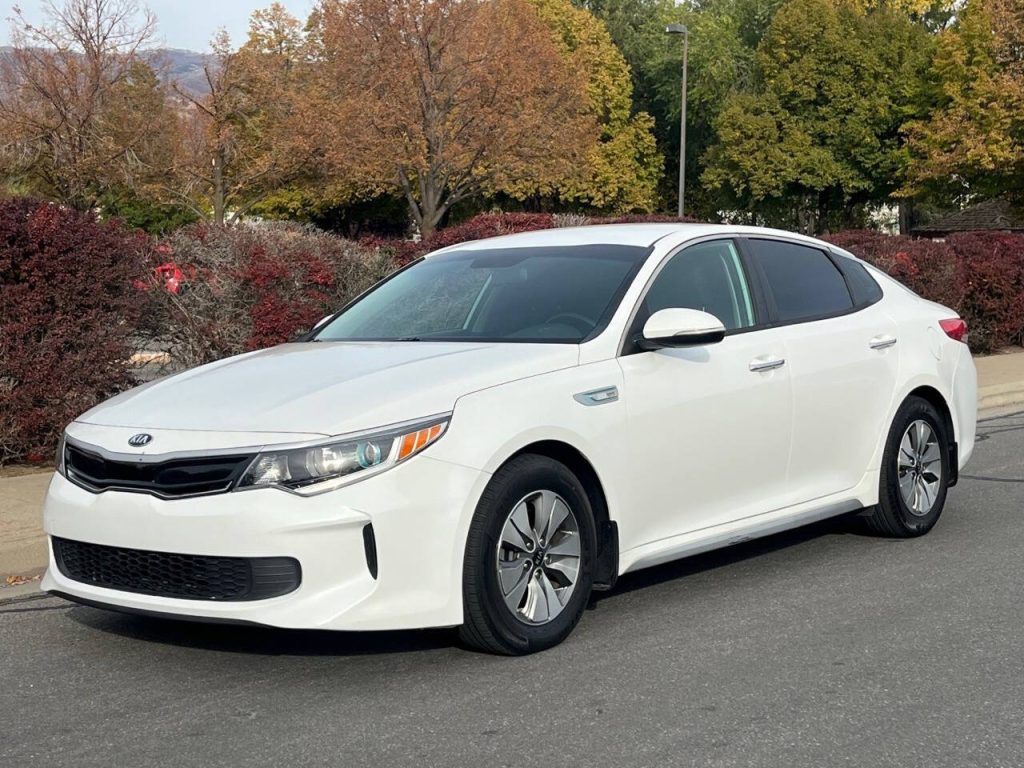 2017-kia-optima-hybrid-premium-4dr-sedan