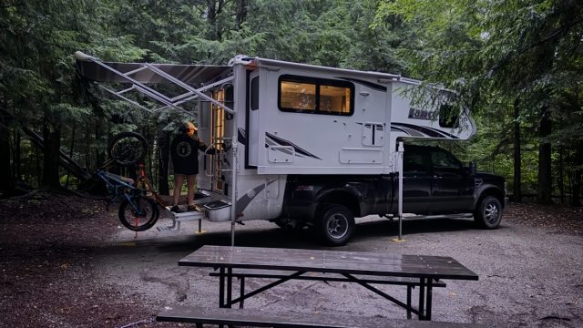 2020 Lance 1062 Truck Camper