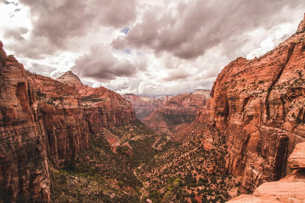 The Ultimate Guide to Utah’s National Parks: Exploring the Mighty 5 (2025)